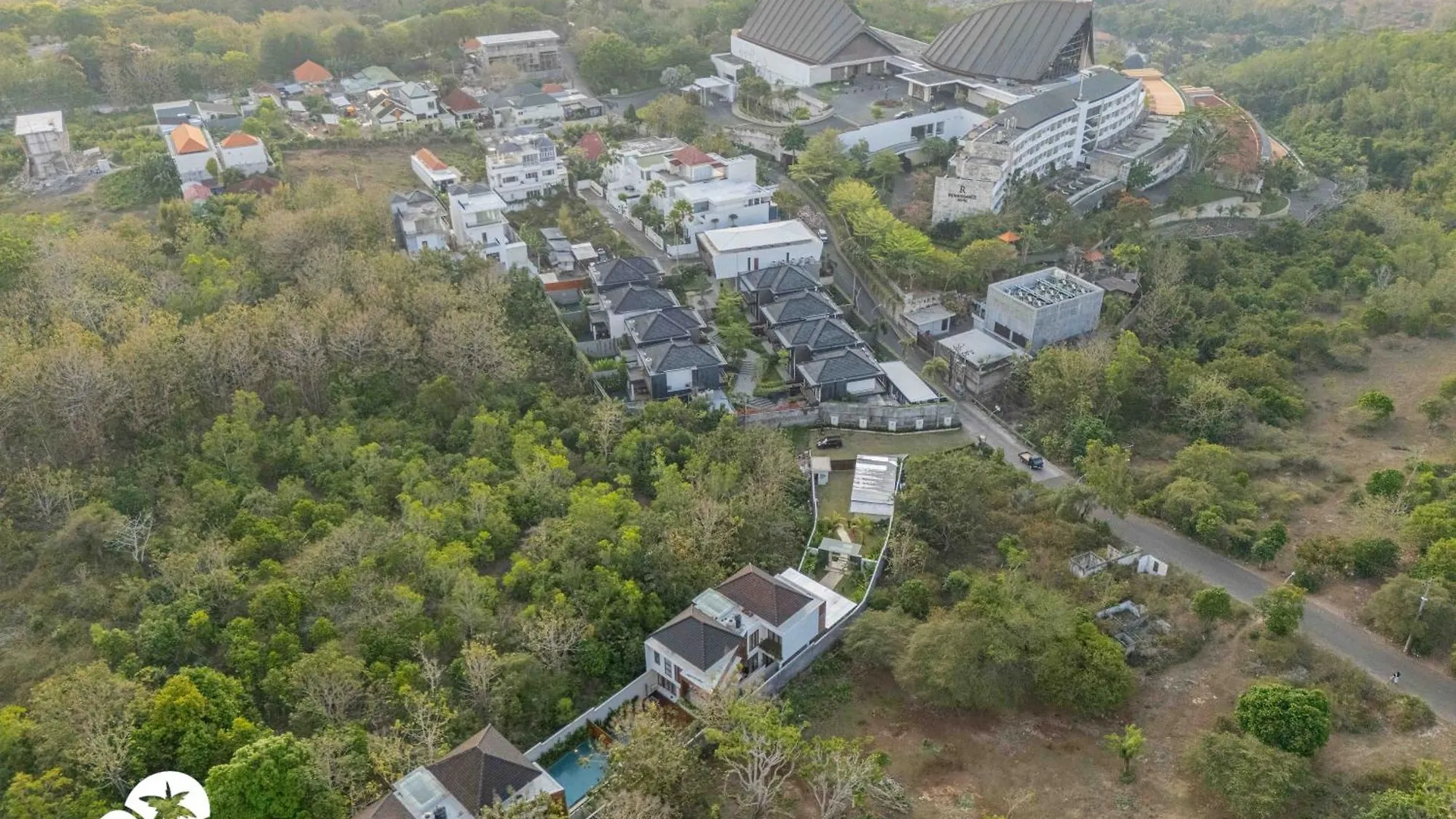 Villa 4R Uluwatu  Indonesia